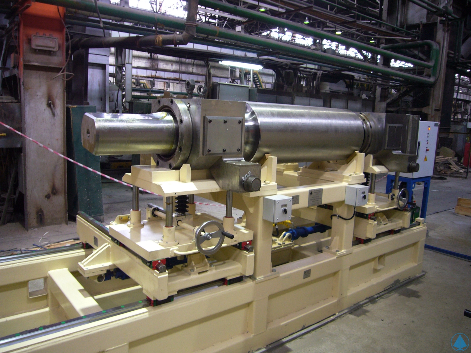 Стенд сборки-разборки опорных валков