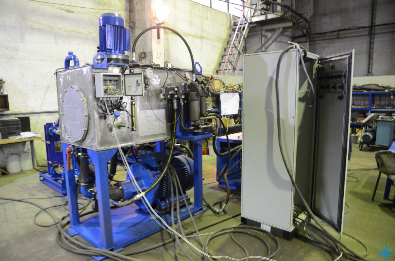 Специалисты УрИЦ завершили разработку и изготовление стенда  для испытания гидроаппаратуры и насосов для ОАО "Волжский трубный завод", г. Волжский