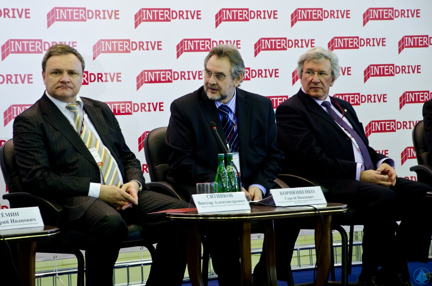 Выставка "Интердрайв-2012"    В Москве торжественно завершил свою работу IX Международный Форум и выставка по гидравлике, пневматике и приводам «Интердрайв-2012», на которой также была представлена компания «Уральский инжиниринговый центр».