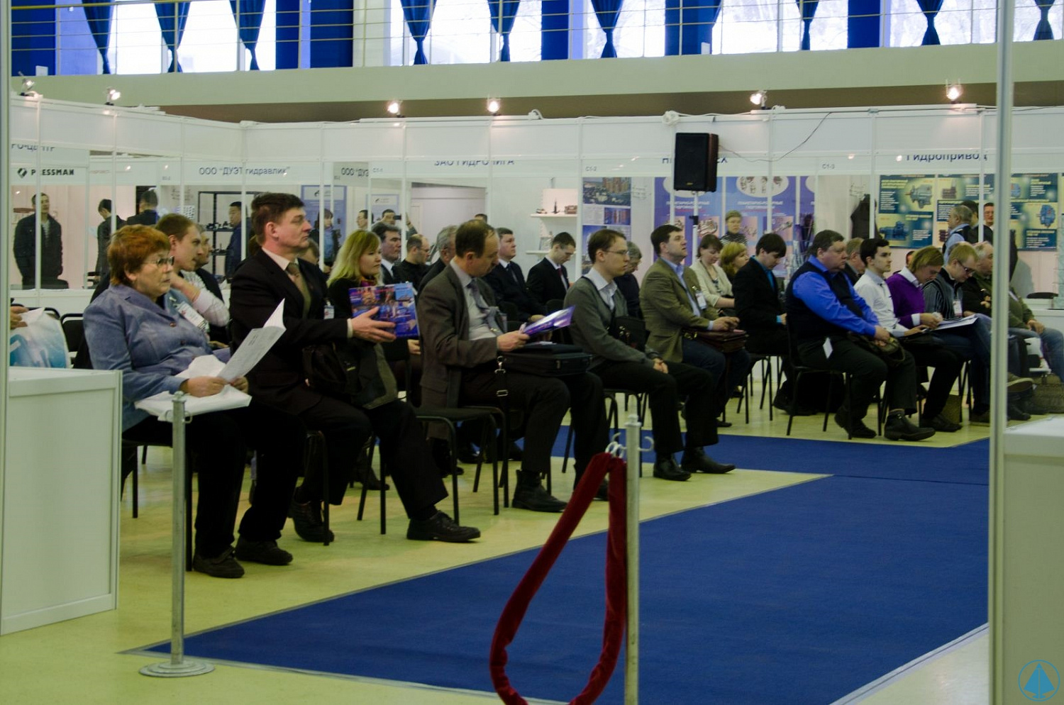 Выставка "Интердрайв-2012"    В Москве торжественно завершил свою работу IX Международный Форум и выставка по гидравлике, пневматике и приводам «Интердрайв-2012», на которой также была представлена компания «Уральский инжиниринговый центр».