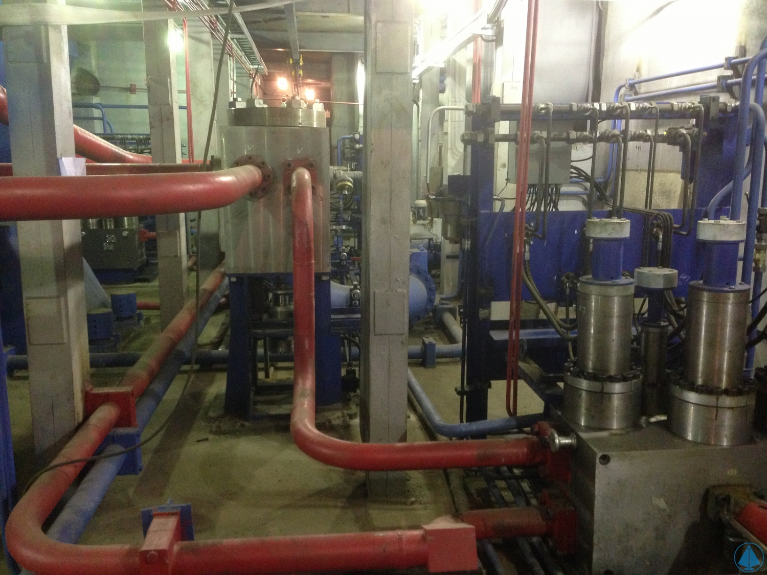 Успешно завершена модернизация штамповочного пресса усилием 6500тс  ООО "УрИЦ" завершил реконструкцию гидравлической системы и системы управления штамповочного пресса двойного действия на ОАО «Уралхиммаш», г. Екатеринбург